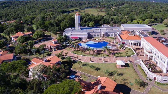 vista-aerea-resort-lateral-com-atencao-natureza
